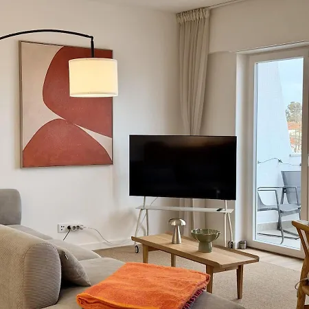 2Br Almada Velha With River & Skyline Views *