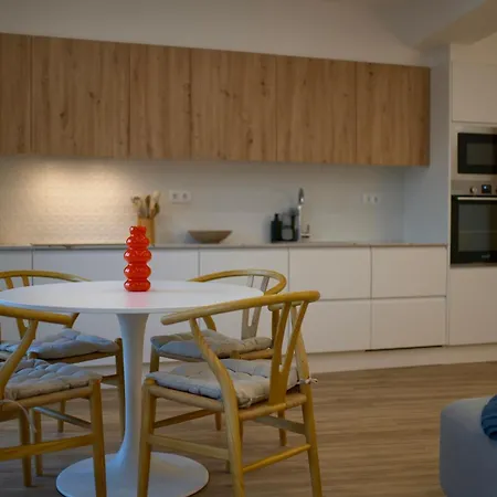 2Br Almada Velha With River & Skyline Views * Almada