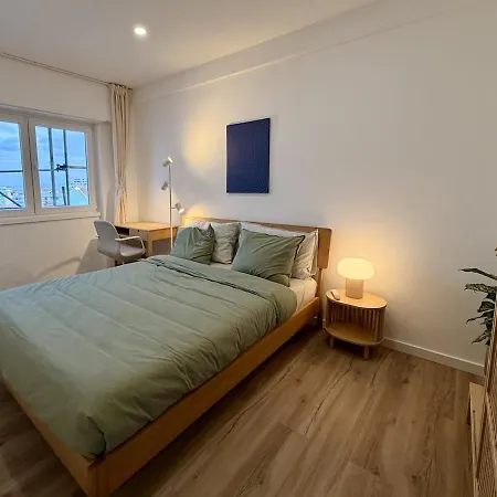 2Br Almada Velha With River & Skyline Views Almada