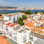 Διαμέρισμα 2Br Almada Velha With River & Skyline Views *