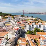 Διαμέρισμα 2Br Almada Velha With River & Skyline Views *
