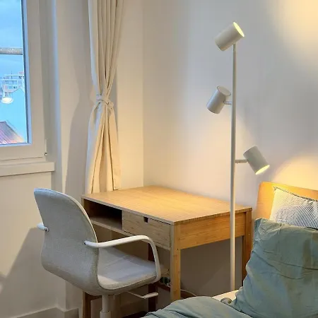 2br Velha With River & Skyline Views