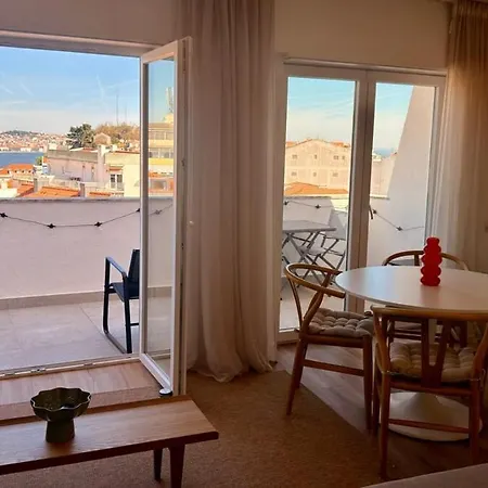 2Br Almada Velha With River & Skyline Views Apartment