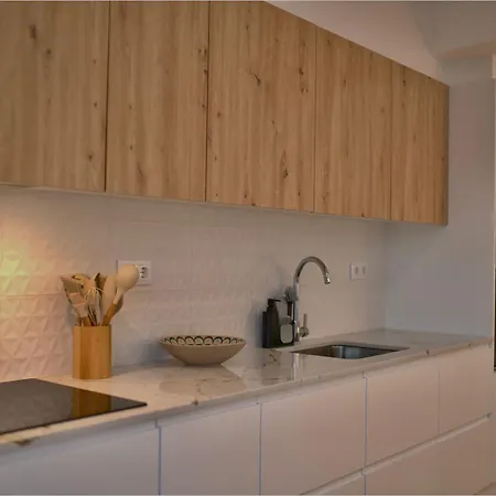 2Br Almada Velha With River & Skyline Views Διαμέρισμα