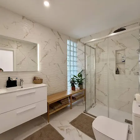 2br Velha With River & Skyline Views *