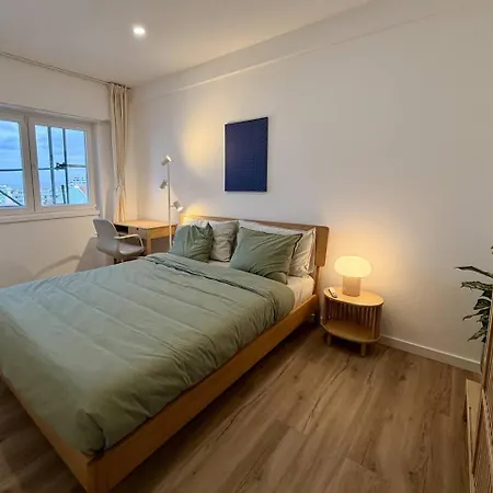 Apartment 2br Velha With River & Skyline Views Almada