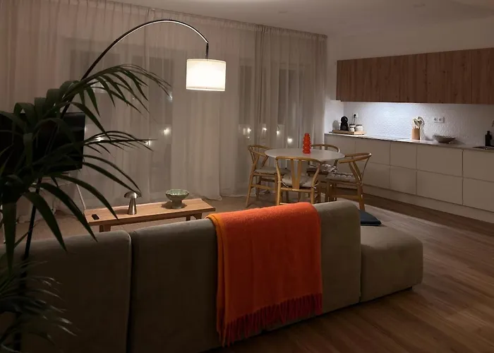 2br Velha With River & Skyline Views *