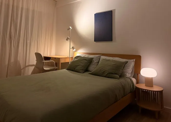 2br Velha With River & Skyline Views Appartamento *
